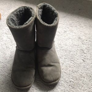 bearpaw grey boots